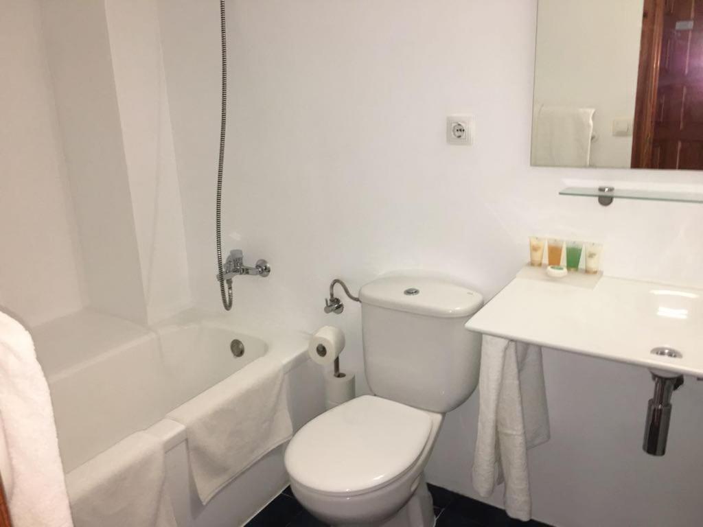 Apartamentos Albertos Santa Eulària des Riu Εξωτερικό φωτογραφία